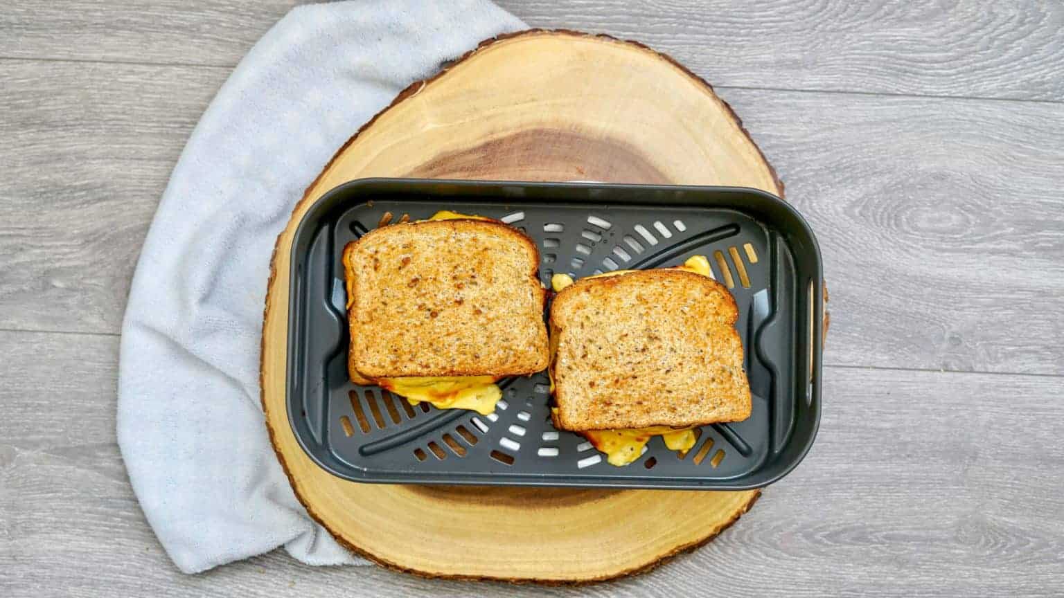 Air-Fryer-Grilled-Ham-and-Cheese-Sandwich-5-1536x864