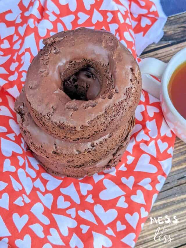 cropped-Peanut-Butter-and-Chocolate-Cake-Mix-Donuts-10.jpg