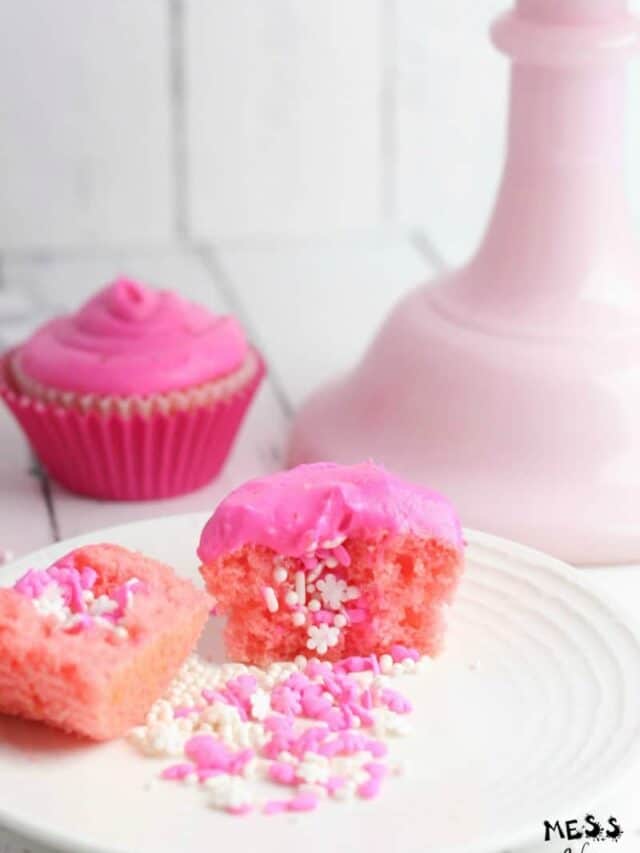 cropped-Valentines-Day-Cupcakes-Filled-with-Sprinkles-9.jpg