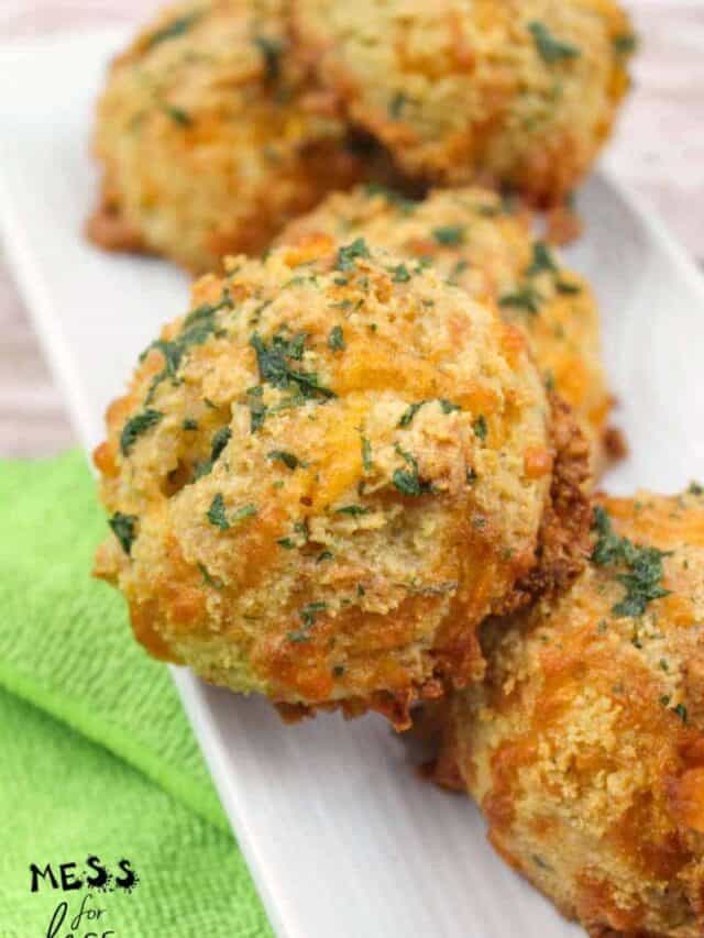 Low-Carb-and-Keto-Cheddar-Biscuits-8 (1)