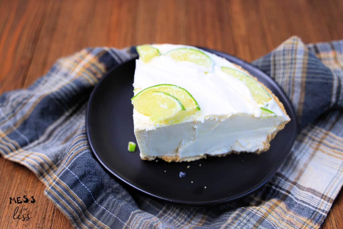 key lime pie on plate