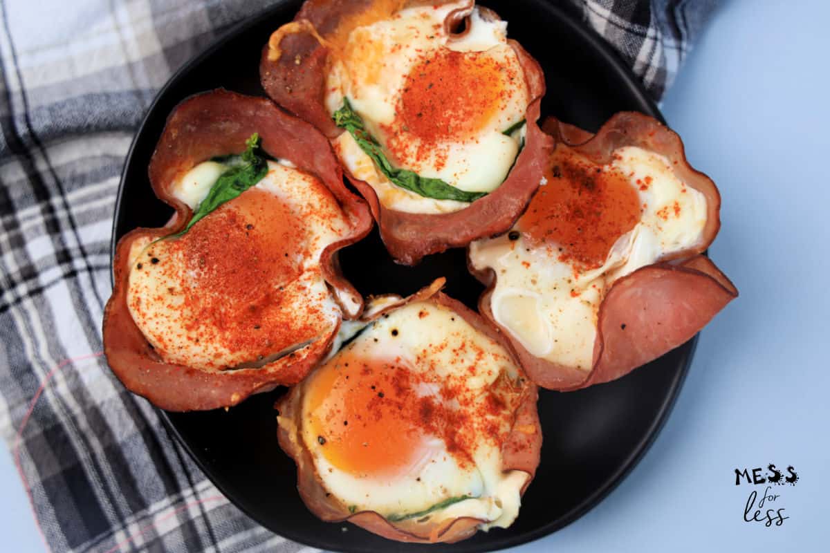 keto breakfast cups with eggs