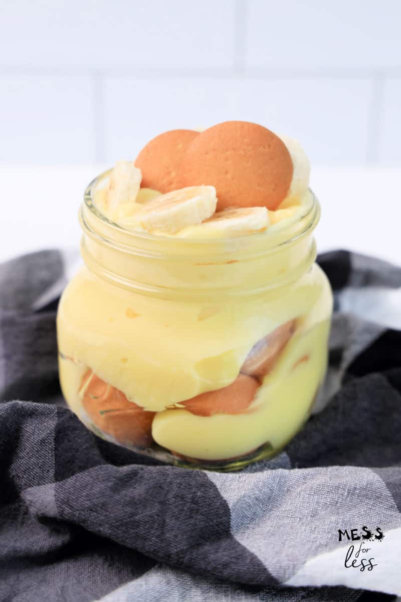 banana pudding in a jar