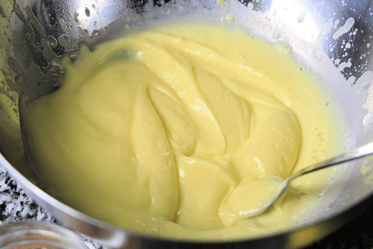 banana pudding mix in bowl