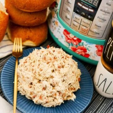 cropped-Crack-chicken-on-blue-plate.jpg
