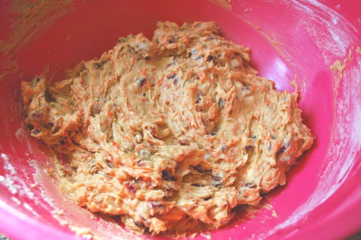 carrot cake cookie batter