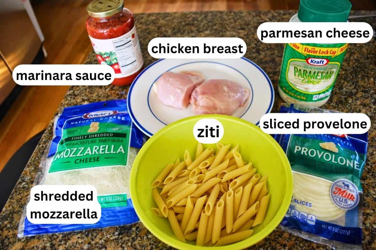 ingredients to make a chicken pasta bake.