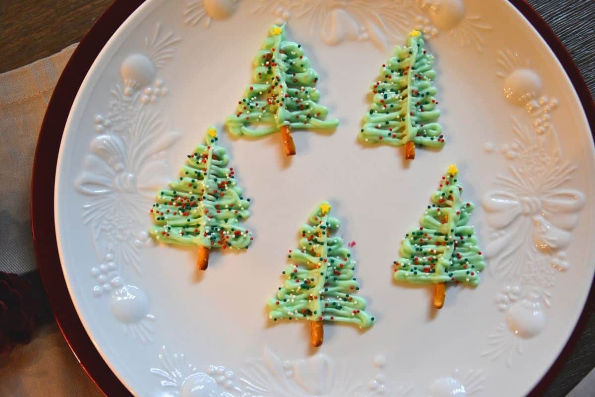 pretzel Christmas trees on plate.