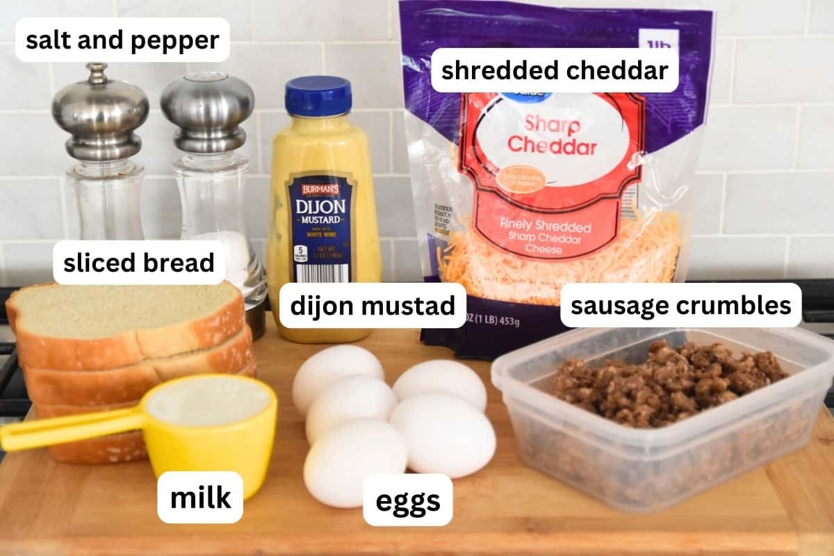 breakfast casserole with bread ingredients