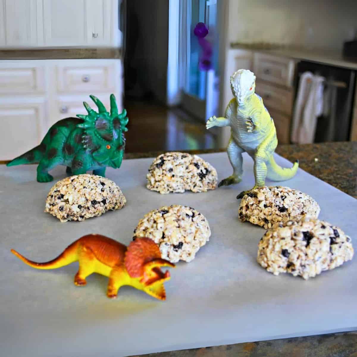 Dinosaur Egg Rice Krispie Treats - Mess for Less