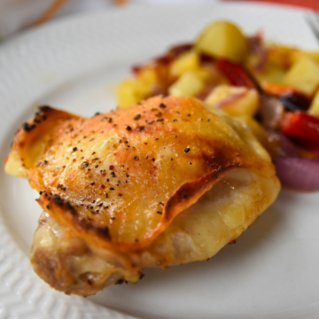 Sheet pan chicken thighs with veggies
